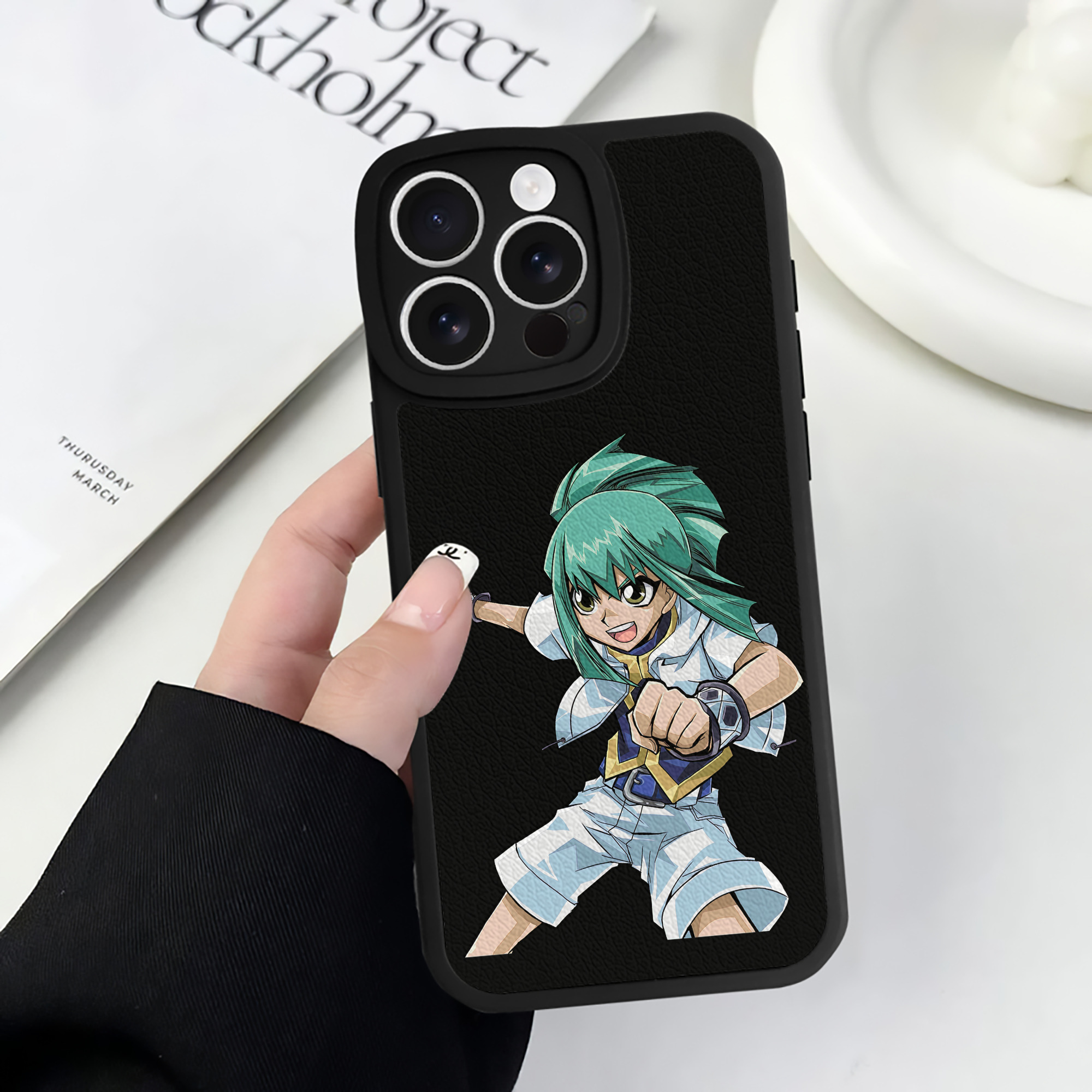 （画像用） 遊☆戯☆王 Yu-Gi-Oh! 【iPhone 16シリーズ対応】シリコンスマホケース（レザー調） 材質：シリコン